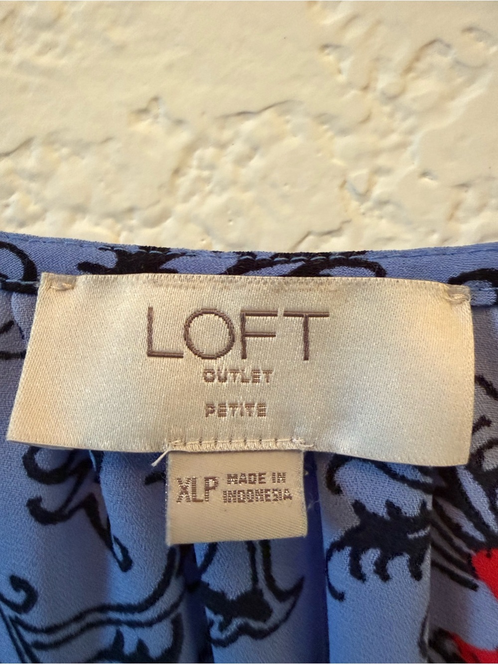 LOFT Blue Floral V-Neck Ruffle-Trim Shell - Picture 4 of 5